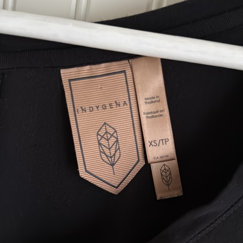 Indygena Classic Black Short Sleeve Top - Picture 3 of 6